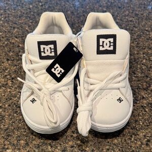 NWT DC 5.5 Youth Vintage Kids Camo White and Black Sneakers Skater shoes